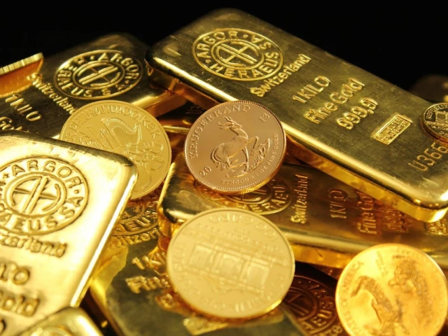 Gold and silver prices continued their strong upward movement on Thursday